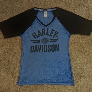 Harley-Davidson Women's Blue and Black Tee Size Large Like New
